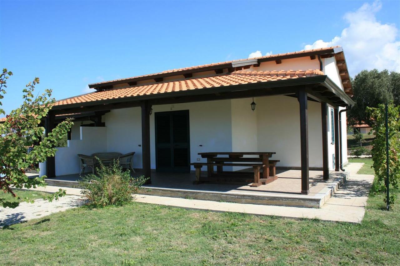 Agriturismo Ninea Рикади Экстерьер фото