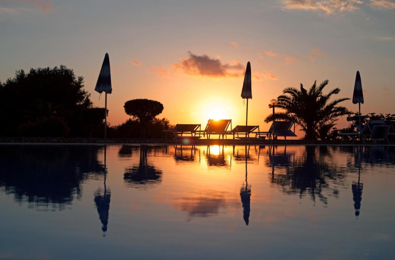 Agriturismo Ninea Рикади Экстерьер фото