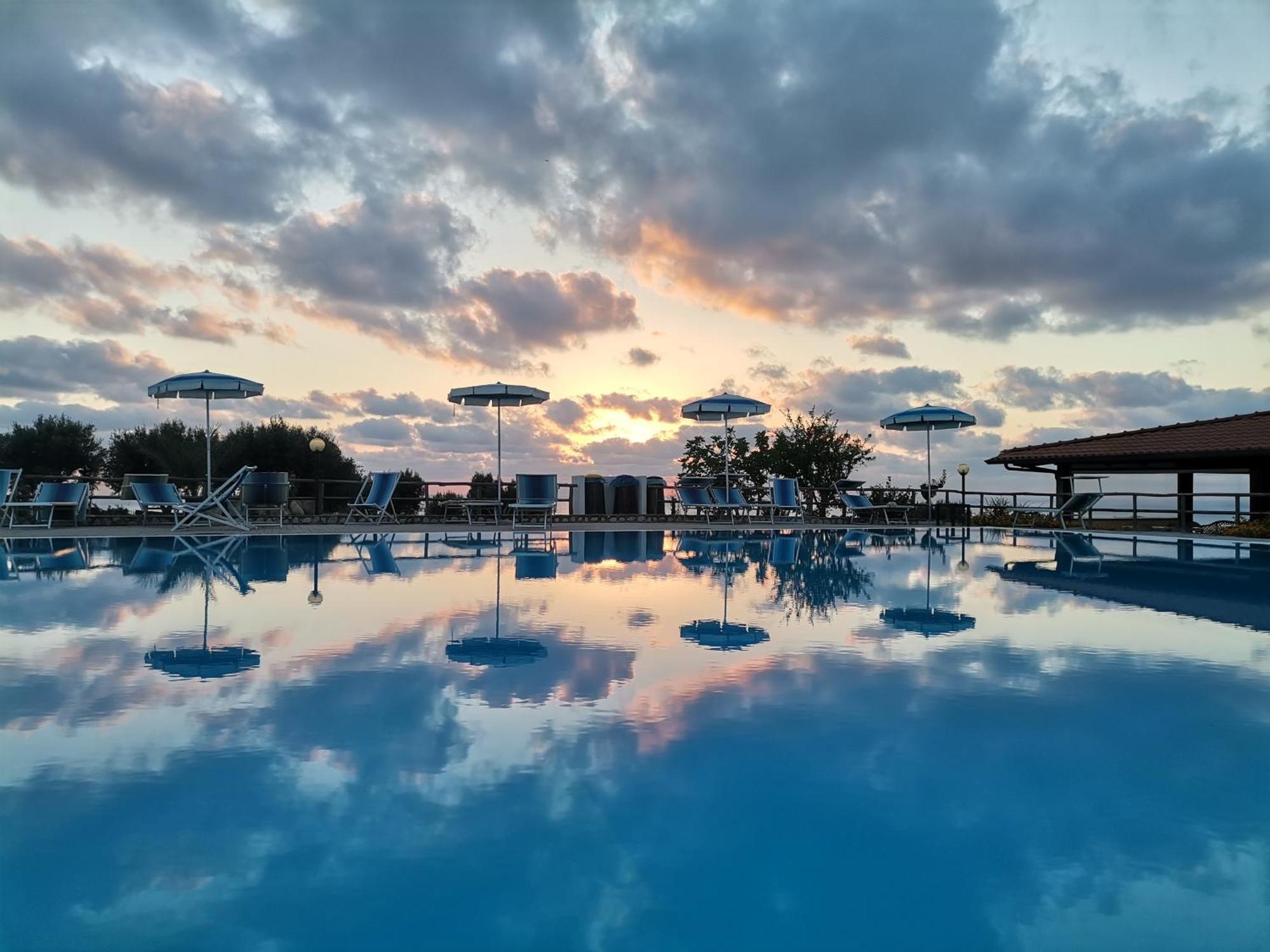 Agriturismo Ninea Рикади Экстерьер фото