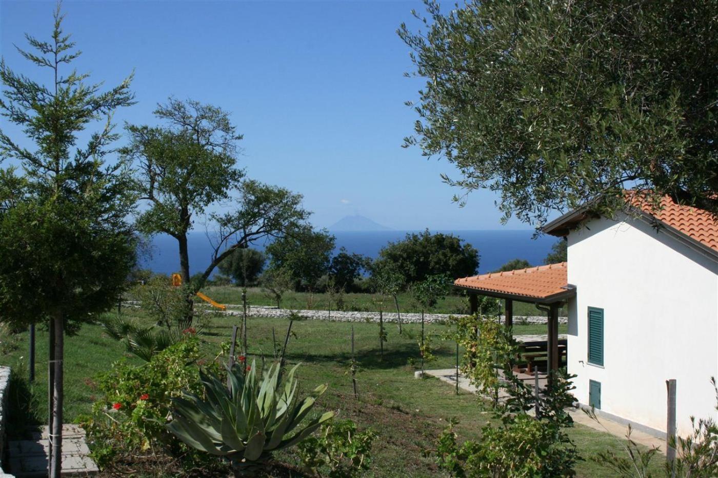 Agriturismo Ninea Рикади Экстерьер фото