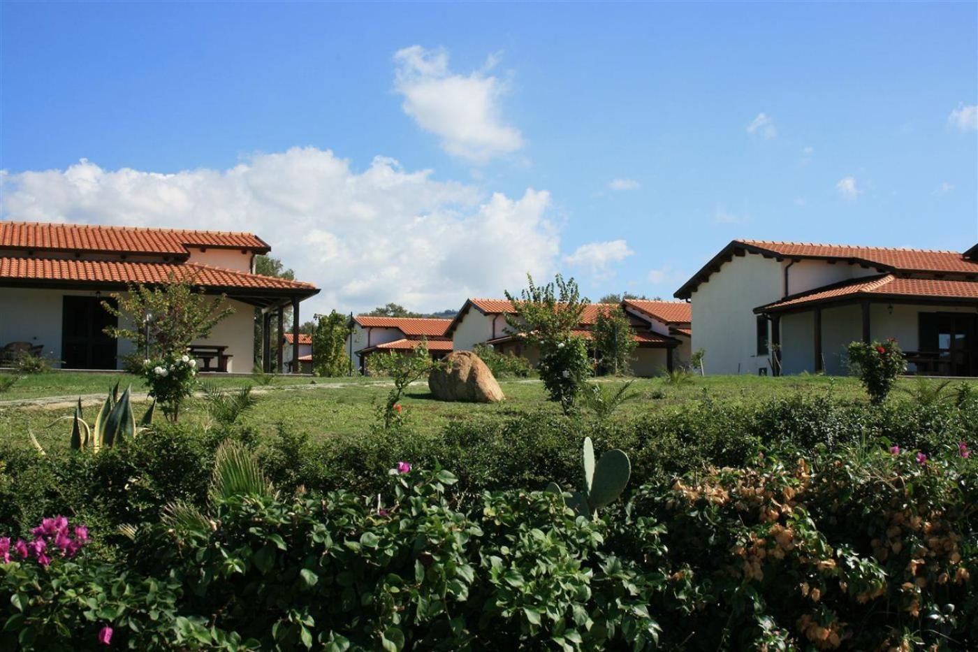 Agriturismo Ninea Рикади Экстерьер фото